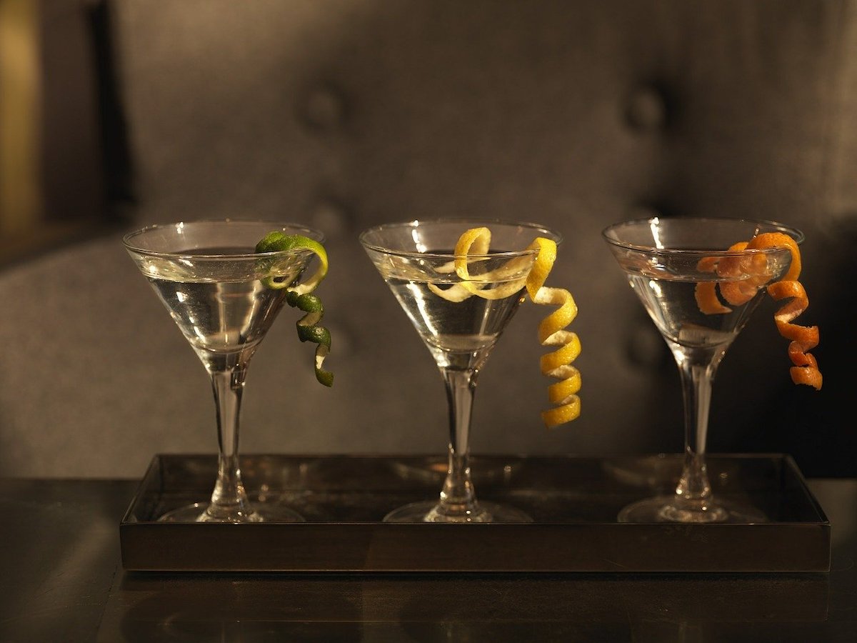Martini cocktail maken